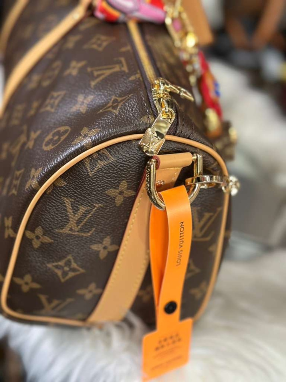 Louis Vuitton Brown Monogram Barrel Bag with Pink Scarf Detail (Master Clone) - Picture 6 of 10